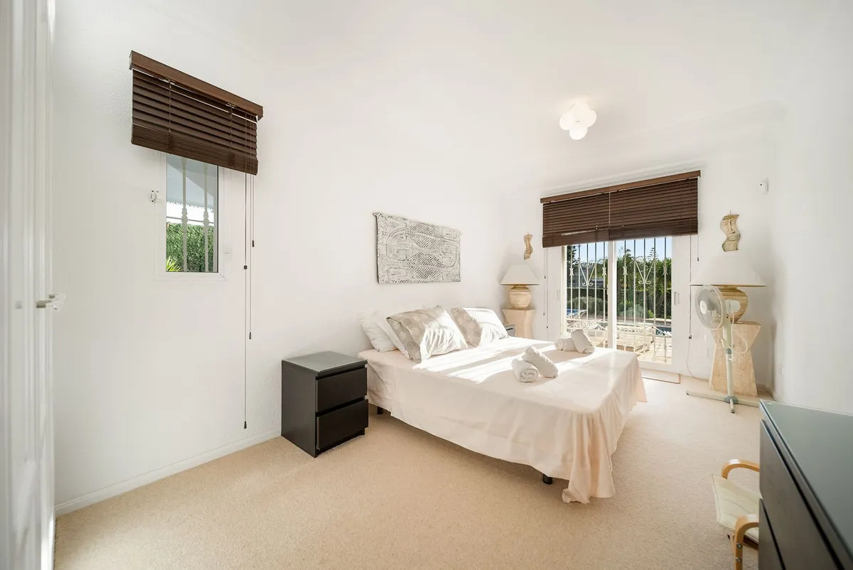 b7a54b9e-630a-425f-a881-252ba8006ae6