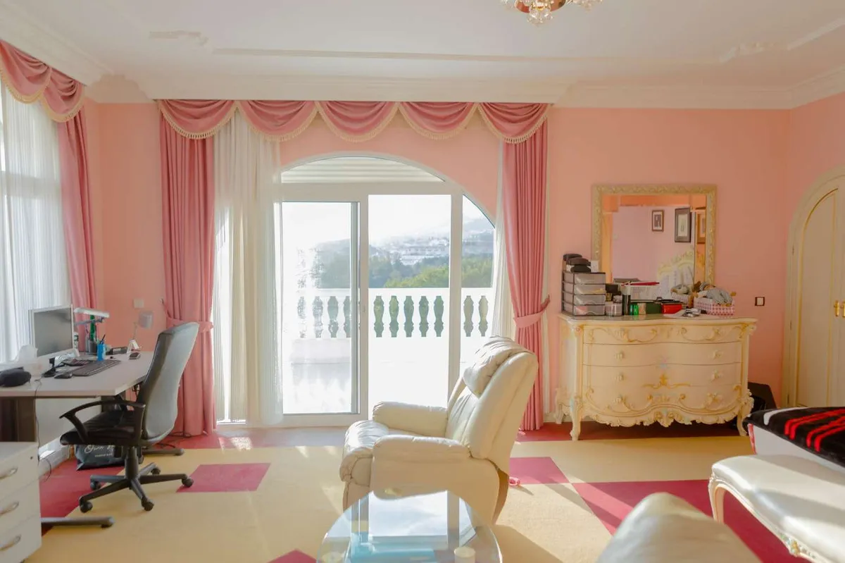 04ed0cd6-8f94-4370-8865-1cf92b7d7478