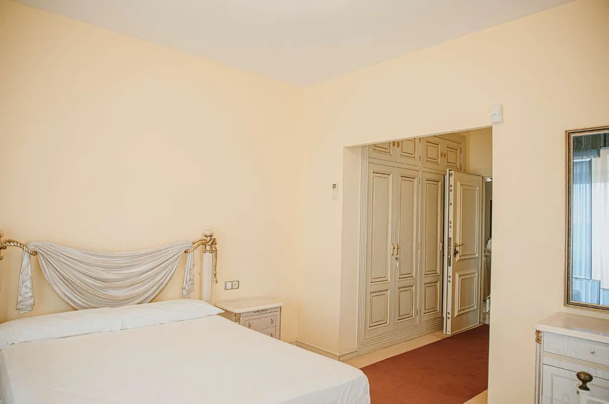 538295aa-76d8-45f8-94c7-508a935de871