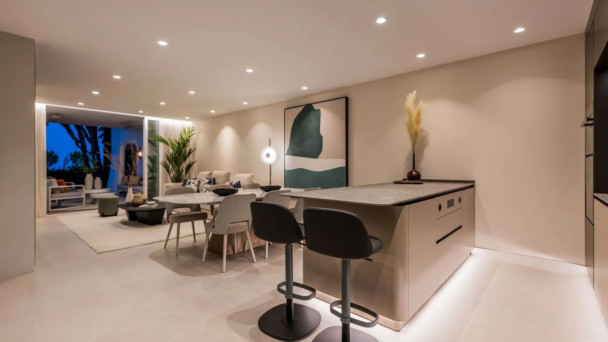 2009f4f9-10e3-47f8-92bb-037a16544702