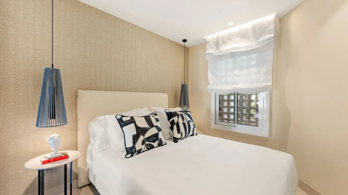 2d5ef305-1de6-4613-92fd-cd137d9d62f8