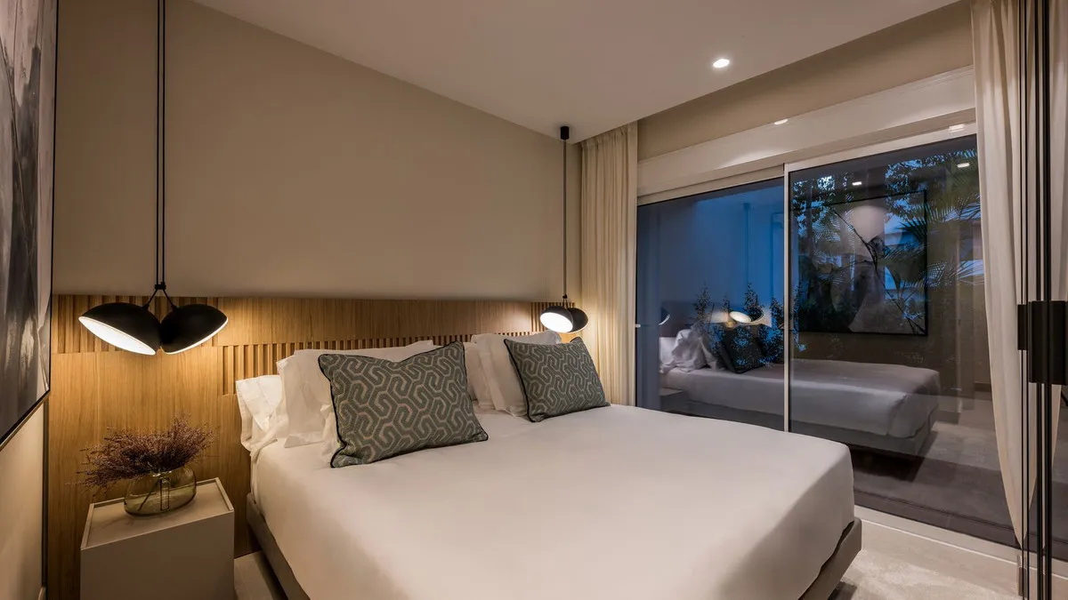 910a9233-59c8-4da6-8149-894f3bc450fb