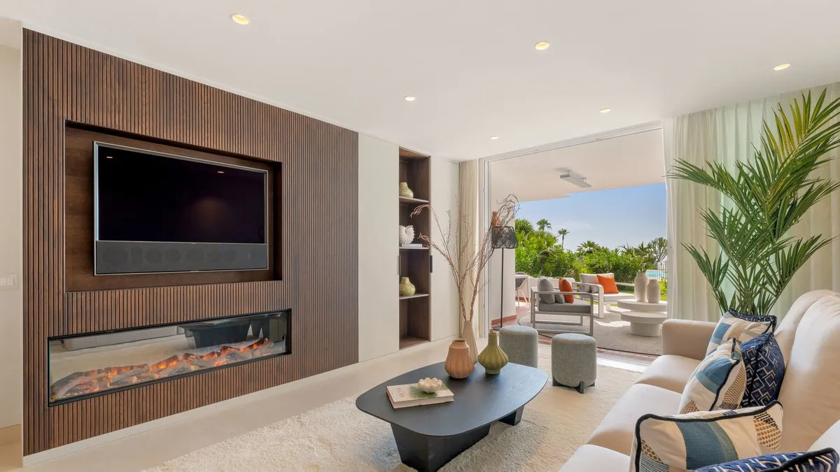 9bc979d4-0b23-4fb2-aa76-7da2ad0e4cc5