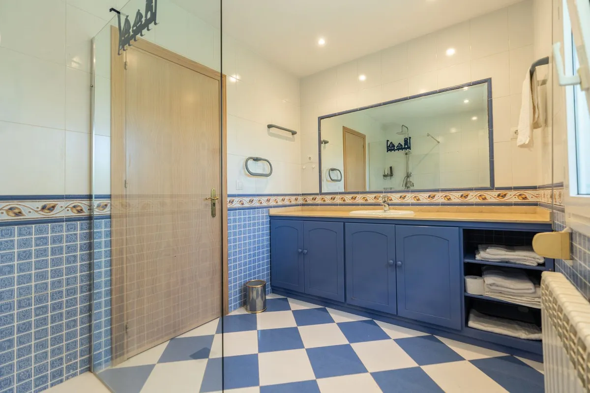 a8de102f-ca45-4daf-a47b-90426217dbf1