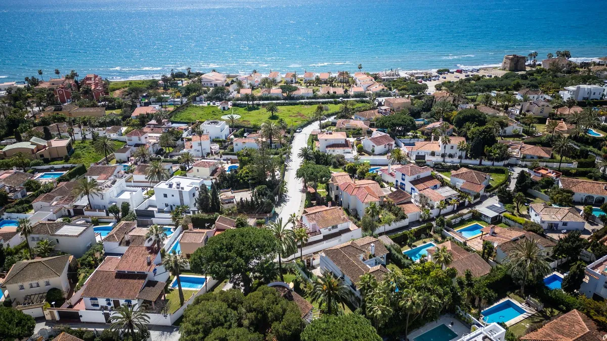 c0ca97d9-ef35-4c4c-b0d7-a6701807b7aa