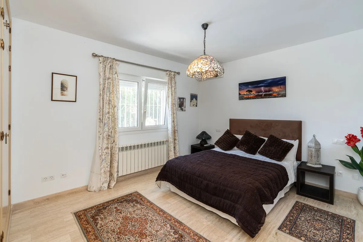 fef43358-4595-4a44-aee7-2fc41e93f9aa