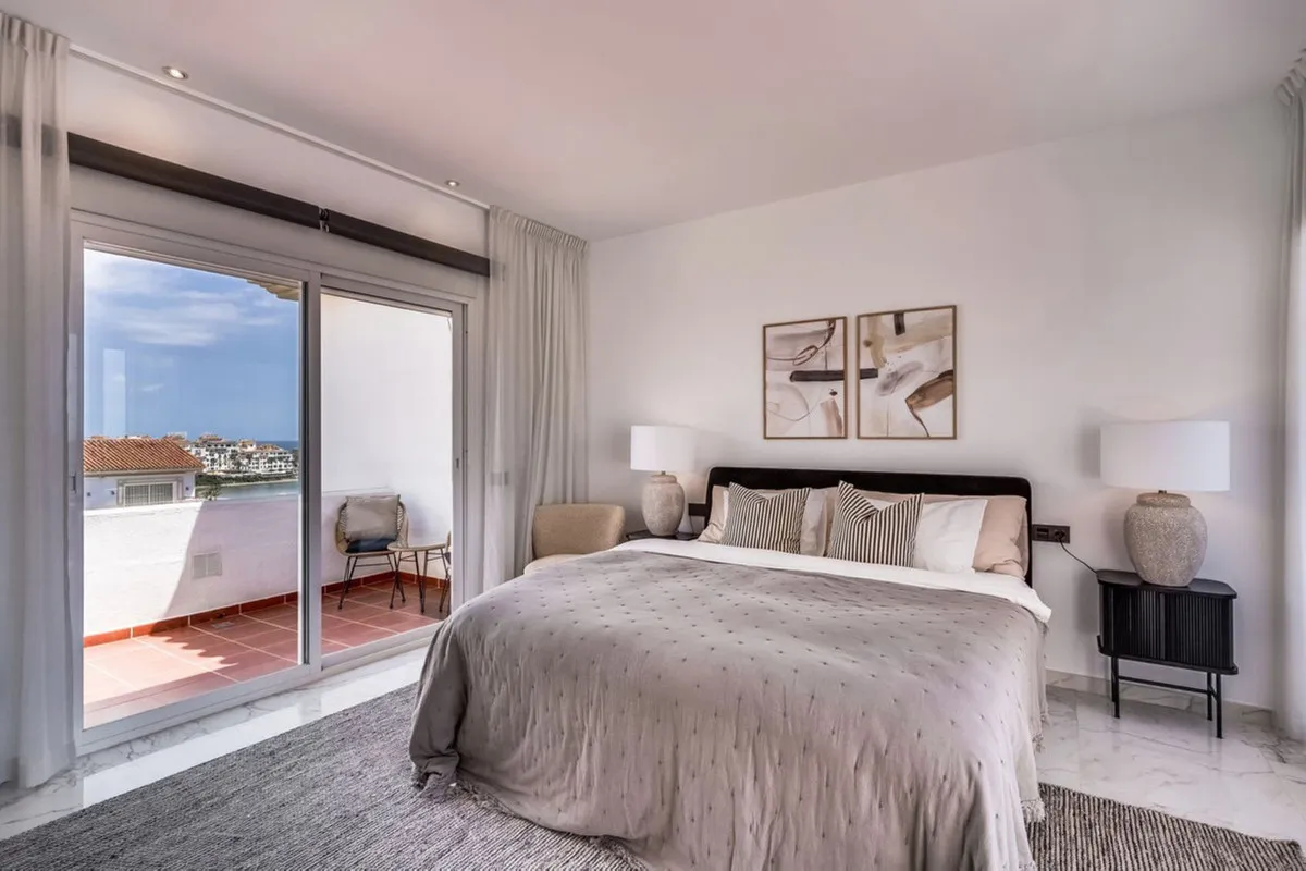 4256c112-33aa-4c18-8cd5-dee8dc33128d