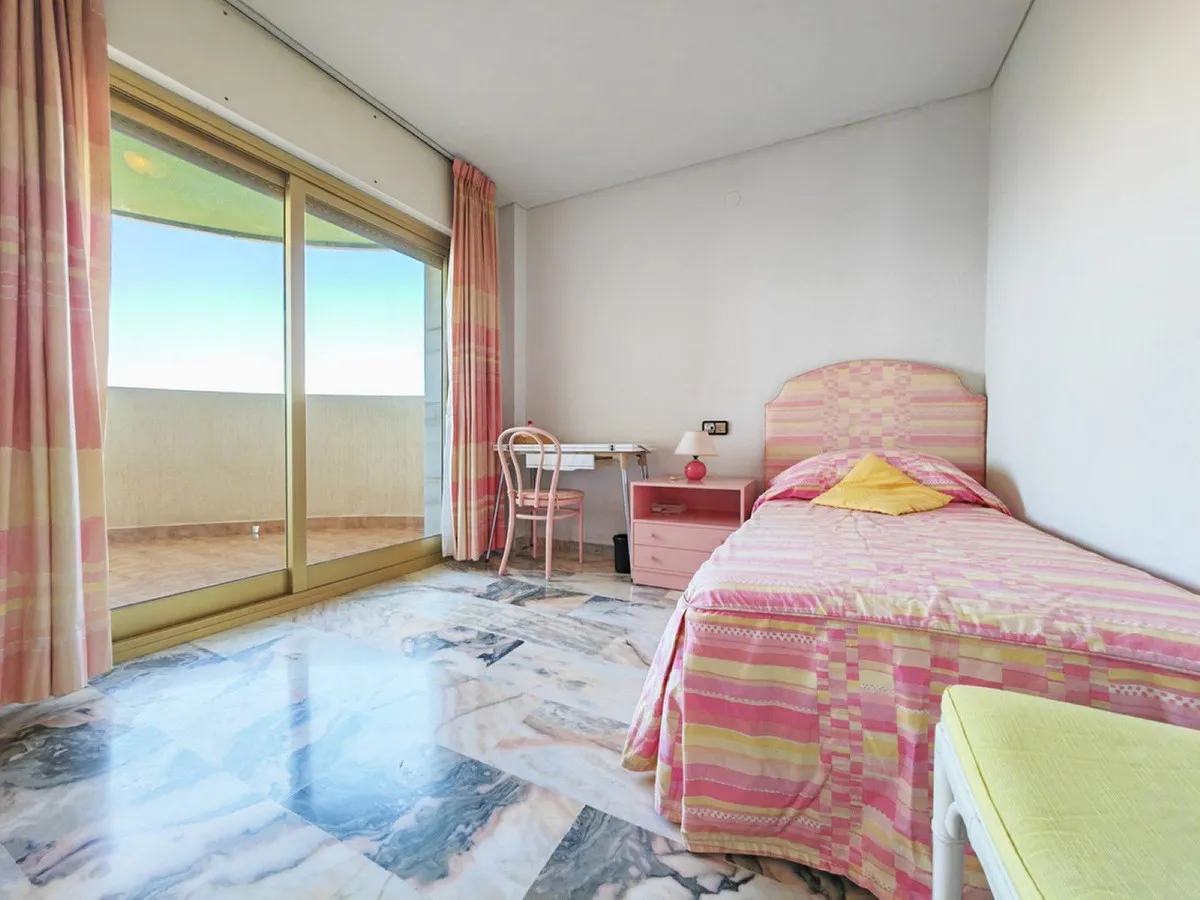 afd56ba6-0961-47d6-b94c-e22c263d0989