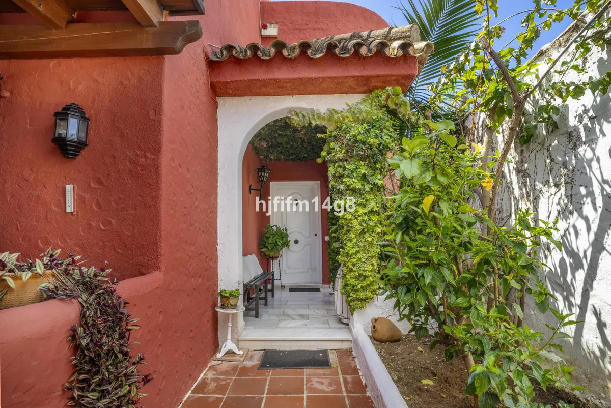 12232ae1-ea54-4ee0-bb76-efc3232a275f