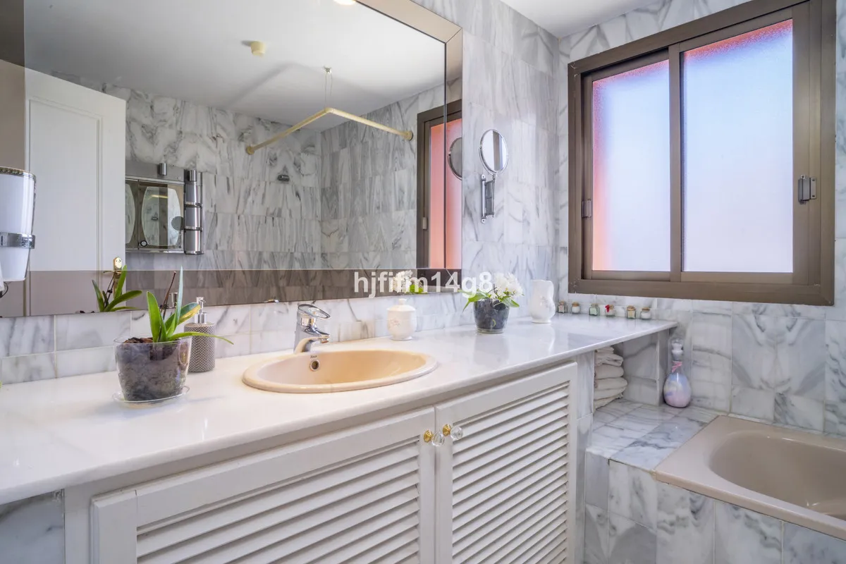 a7db9ec4-f4da-4955-b51b-ac267c197c95