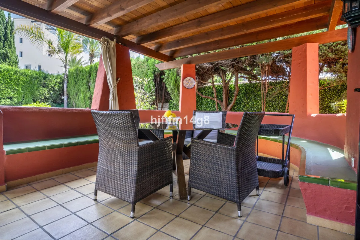 af5b6a56-acfc-4d22-9d6d-ee2aab354076