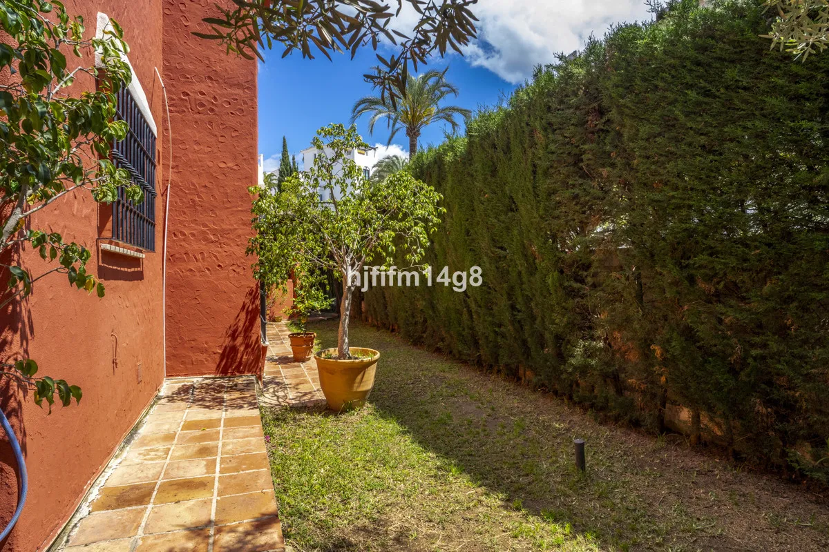 b46b77ed-eca2-4fa3-8cec-5d79ab24822e