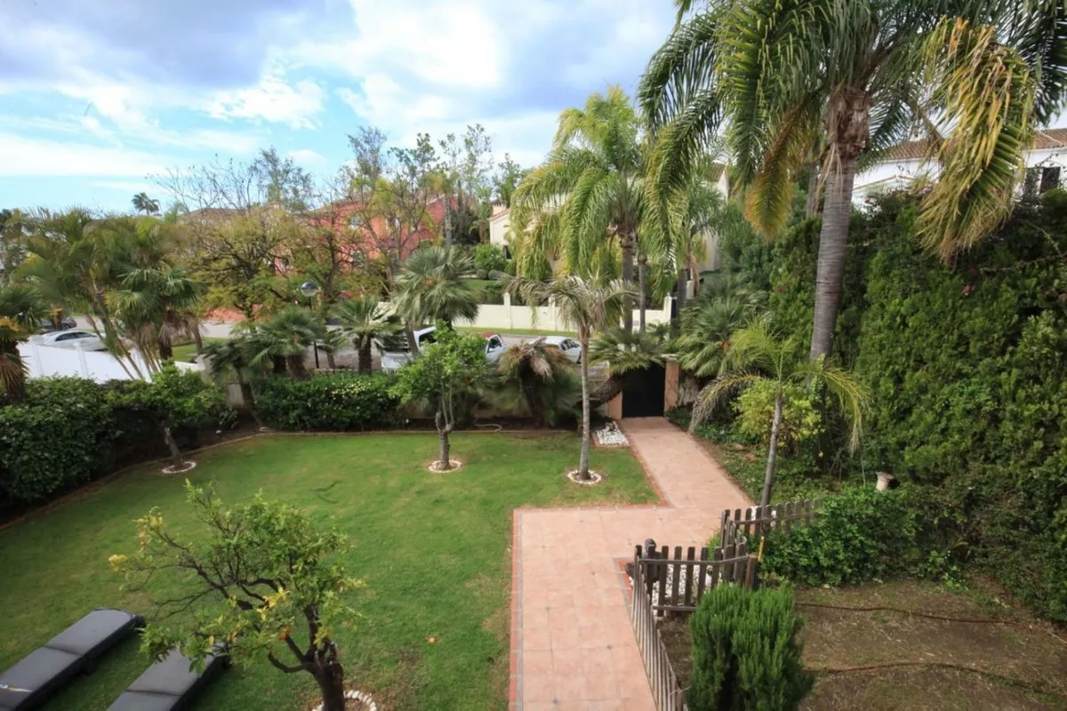 0e7a591c-bffa-43d3-9a8e-f6875652371f