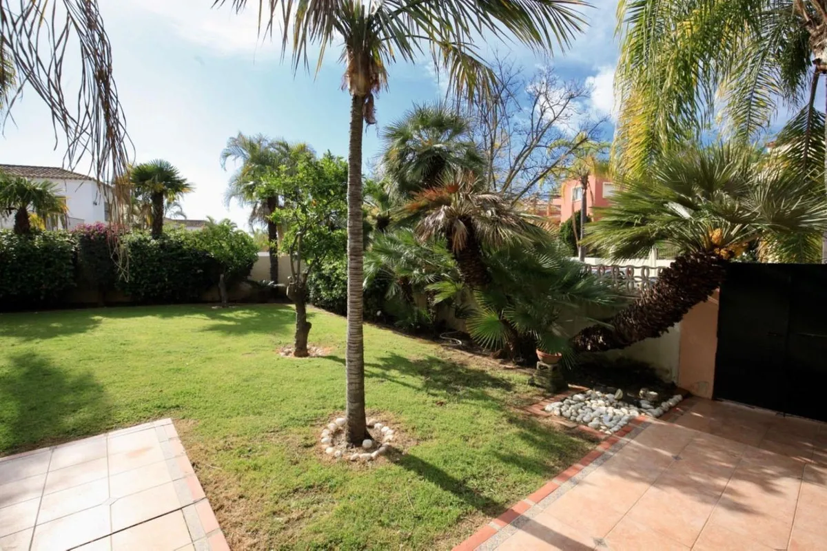 6a7a953b-83d8-47b3-8650-ba684a176e75