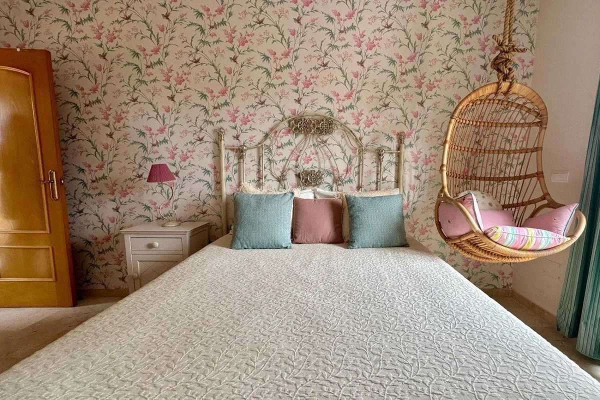 eb2323c3-f271-484c-8d68-4b4abde8857b