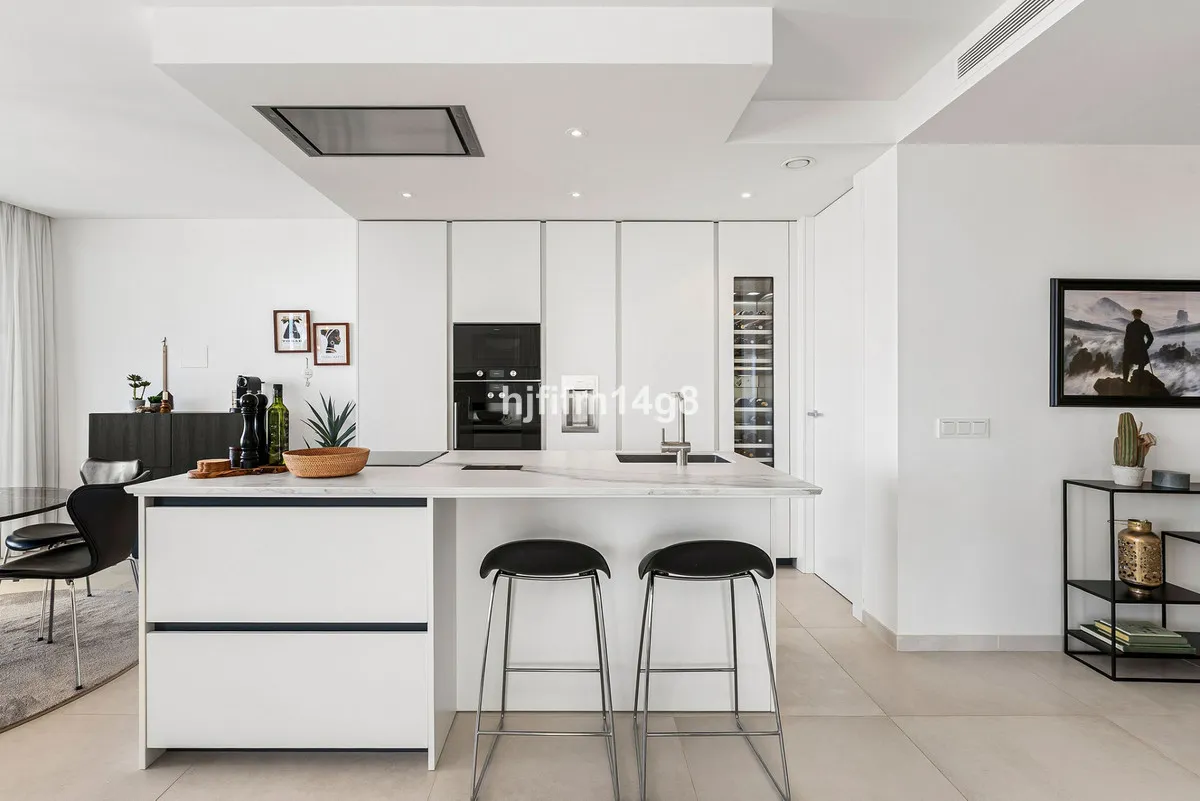 3f903238-8ced-4226-9092-7f3553cbbe63