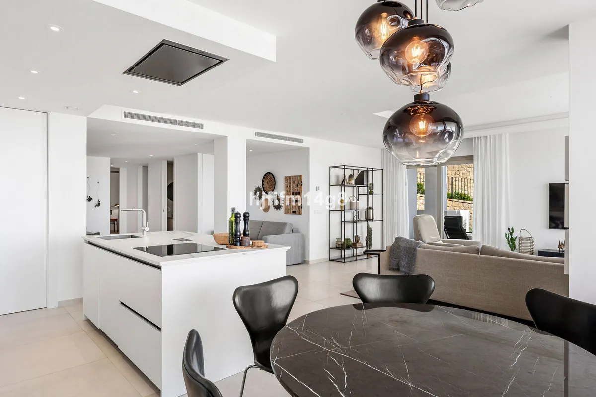 8d3d8e99-59f7-404c-b71f-f7be869e9e4e