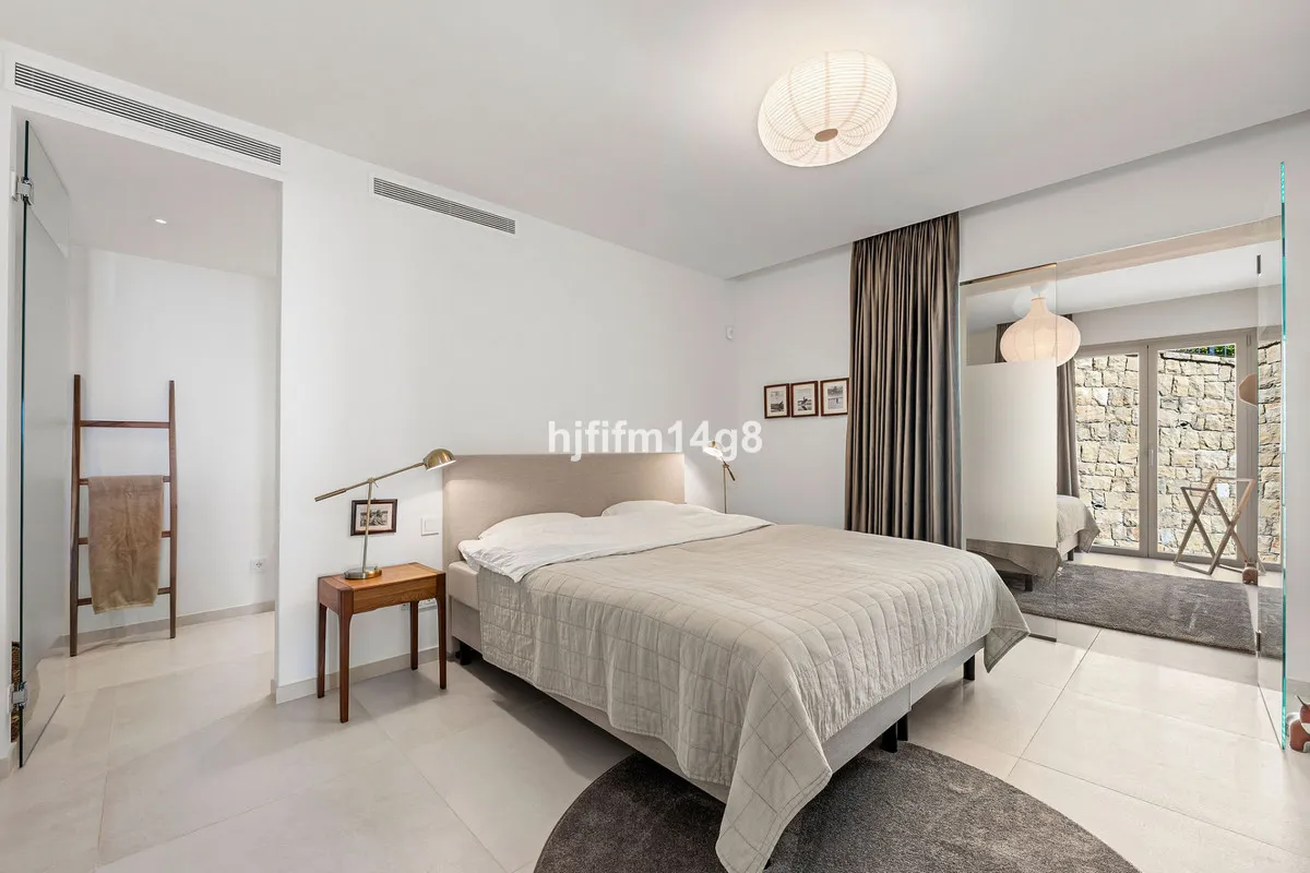 ea874a74-0109-460e-908d-e80957126bdb