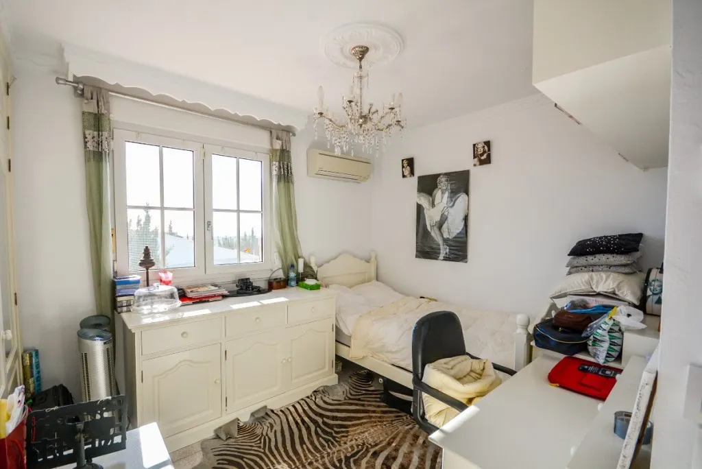 b37a662c-8962-4e0c-8a46-28b0b93ca8f5