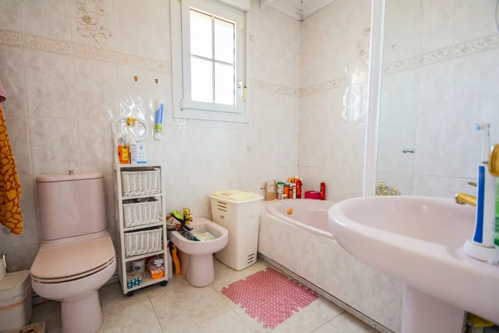 dbe0163f-c8a3-4d00-91ca-67136b2afd9a