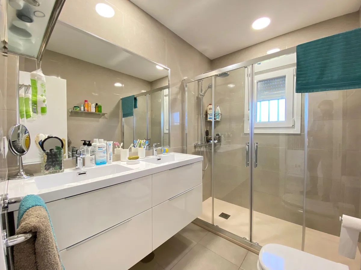 1b6457ba-c328-4aab-9b15-df7015a93c66