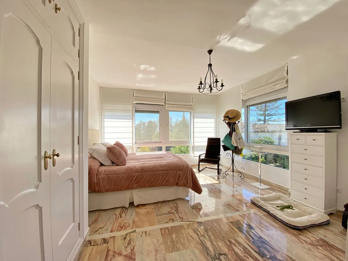 64fed744-de19-4df1-99a3-25f6d09e8533