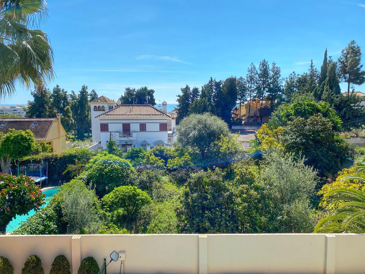 c2eef258-e461-4a3d-8ee4-a764f9887a01