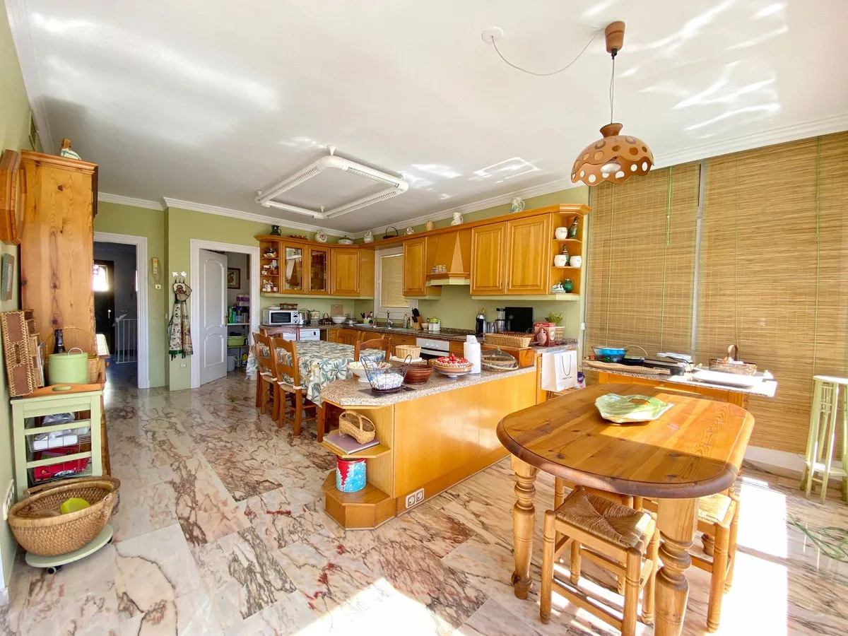 f79cbd08-ae63-4ac4-82f6-0b7e10057215