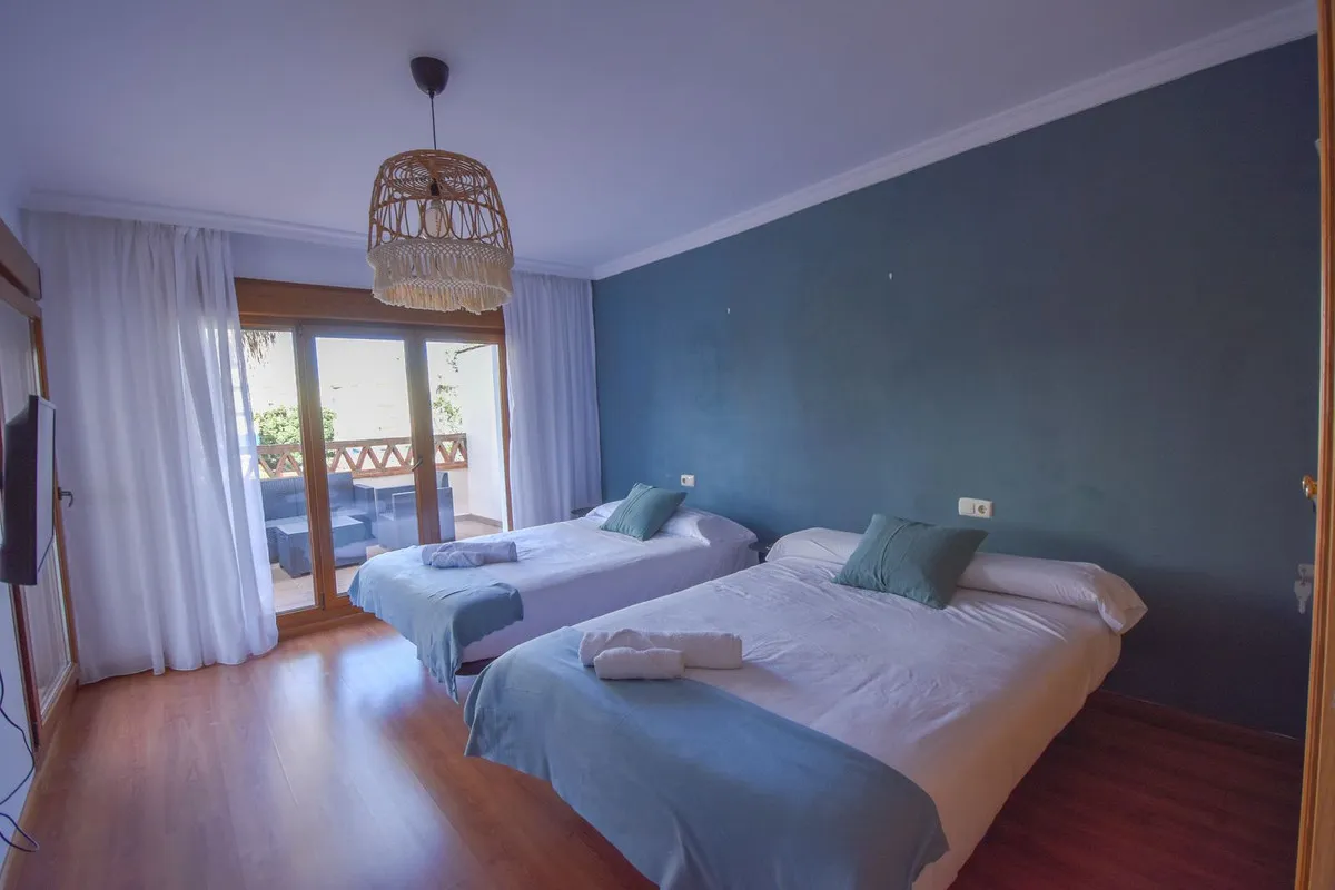 4b9d3d8d-d159-4283-93d4-5cec12c4299b