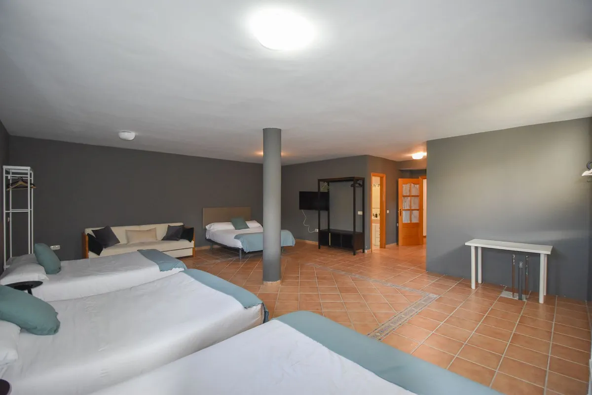 4e5c3c2f-830a-4624-b5d1-77b19321fd4f