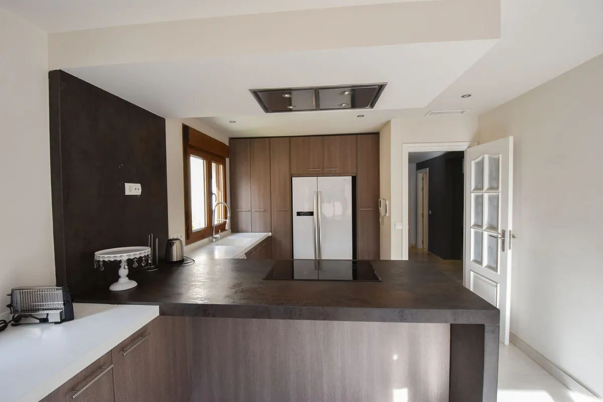 aaad16f0-c790-4de2-a46c-325aae429195