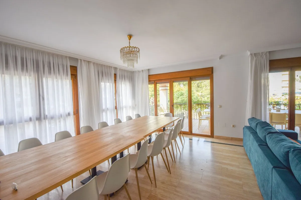 f10064cb-6828-4e19-8993-13bc630da15b