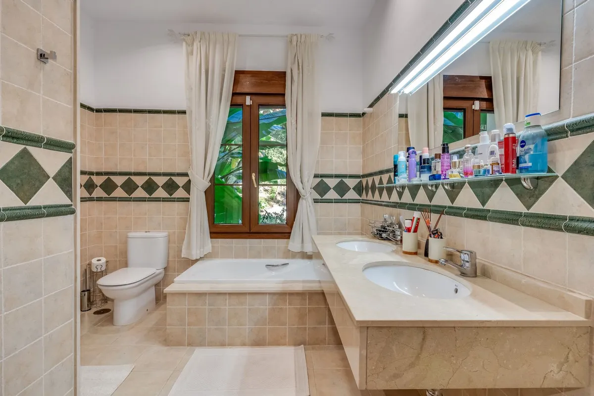 6332bf96-20cb-42a6-8a32-ac98dbcaf7c0