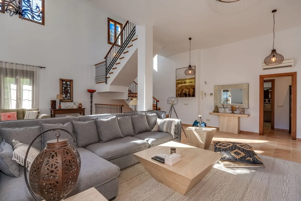 f4fefb52-8fe6-4f5e-a50d-08aa3fbd8aee