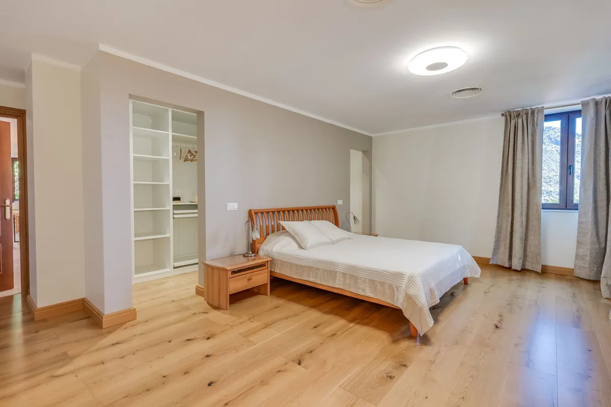 fe6fc9ae-c5b2-4f72-96c6-240b913d7ba0