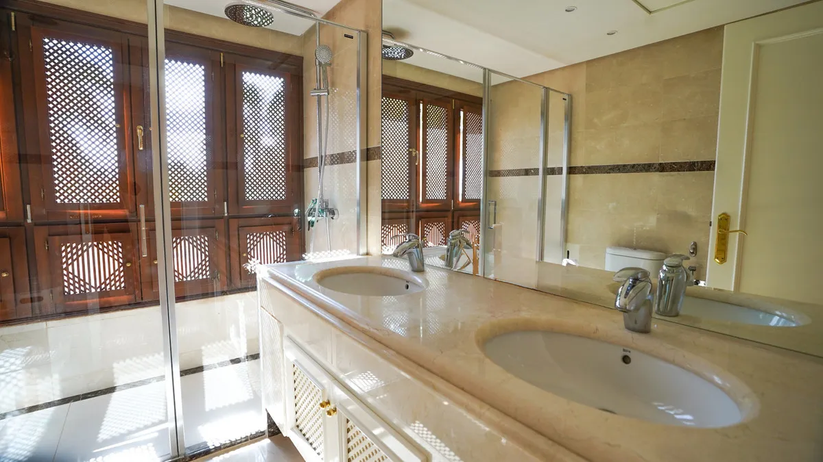 2e3650b8-43e2-43d1-bc8f-43addeb7cafd