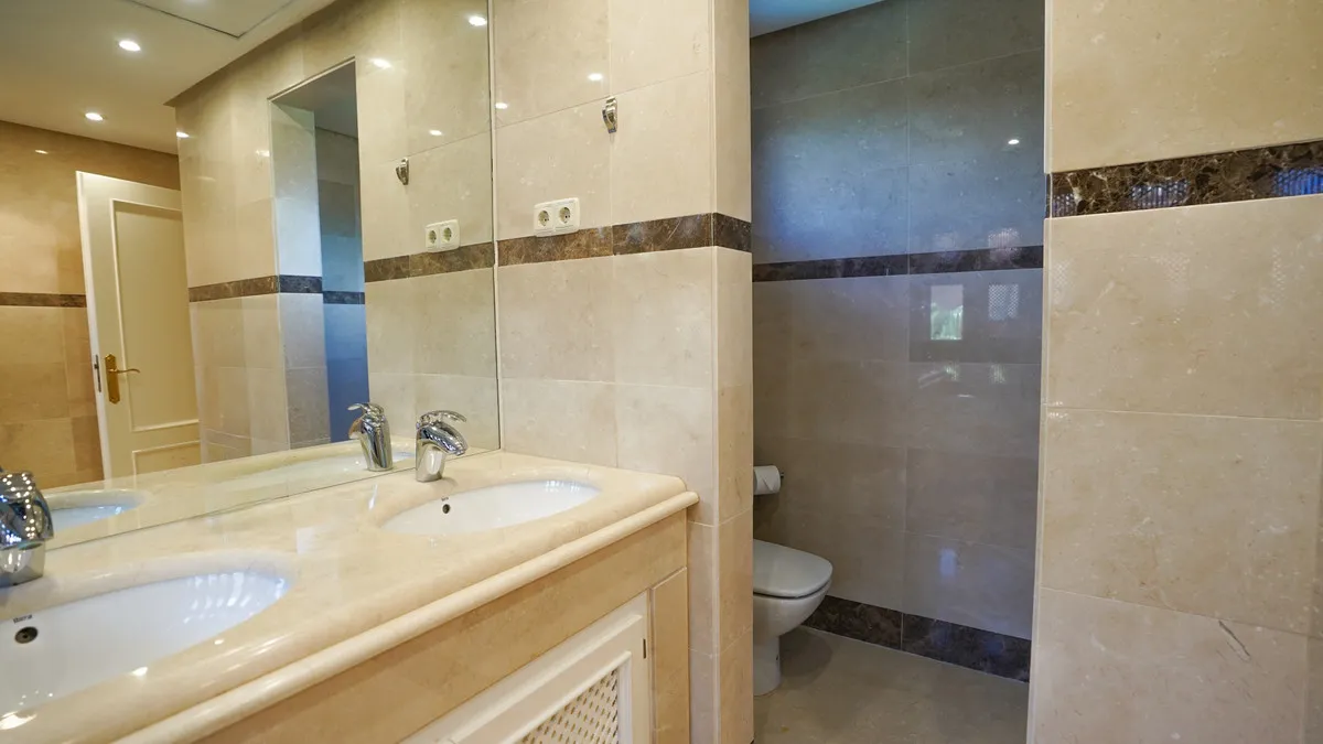 7e2a67f1-87bd-4502-945b-00188a183d6e