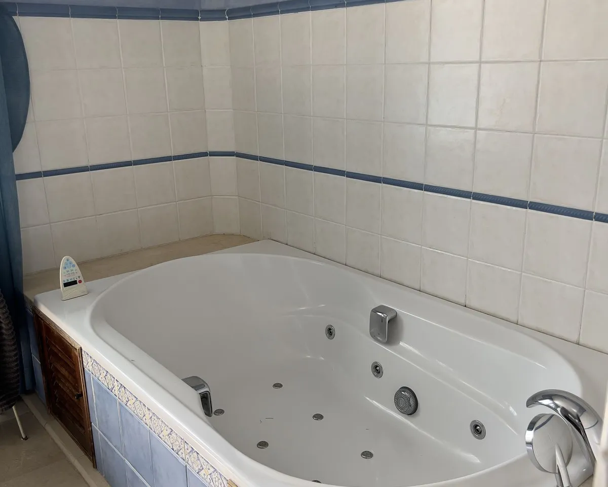 1b32f1a2-8f3e-4f08-b2c4-cf0504fccb34