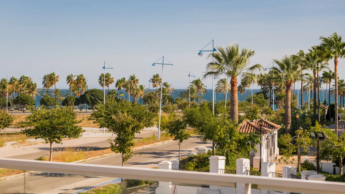 afd3041b-3ee3-4049-b0c1-601c331996ff