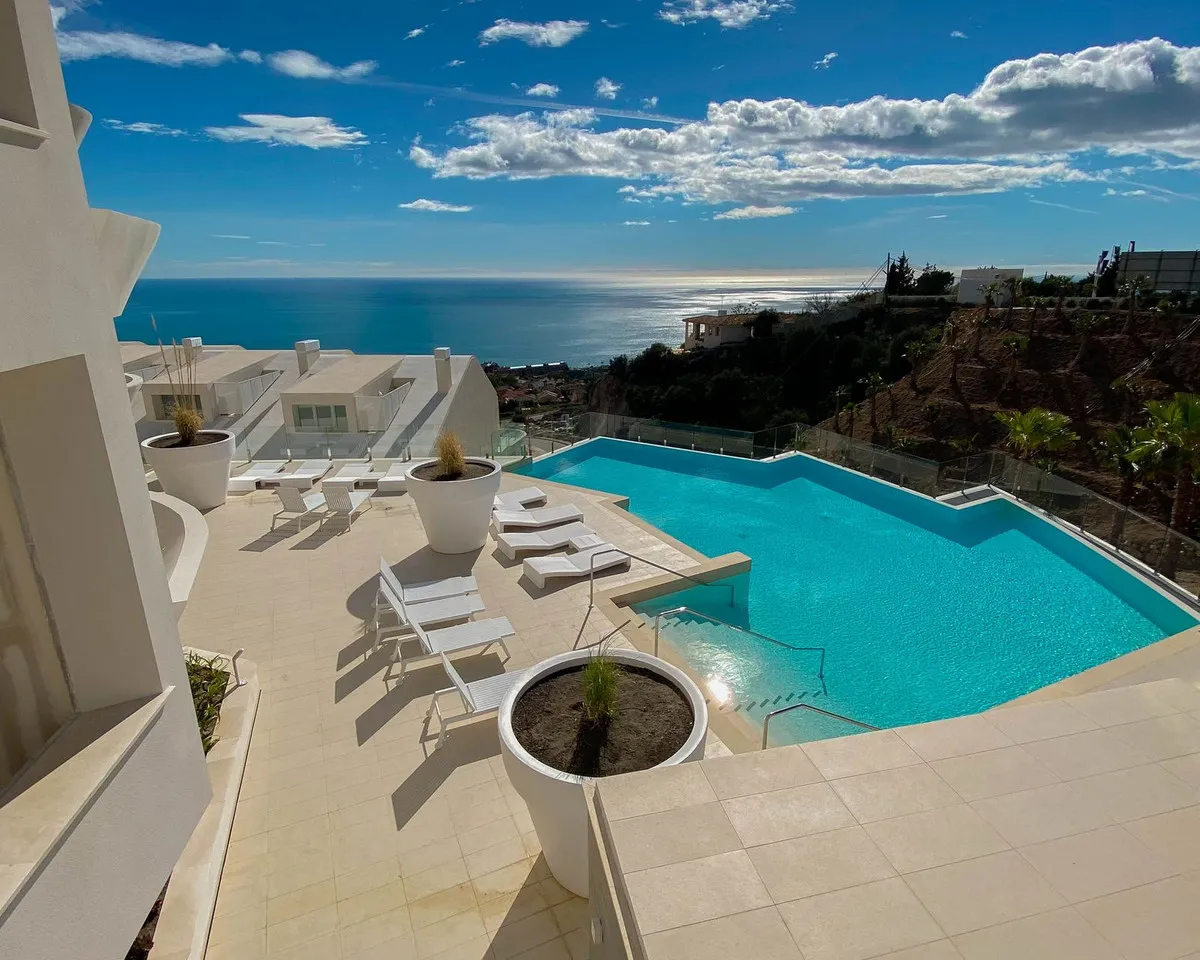 61ac60ba-9616-4fc7-bfe7-835953cf2976