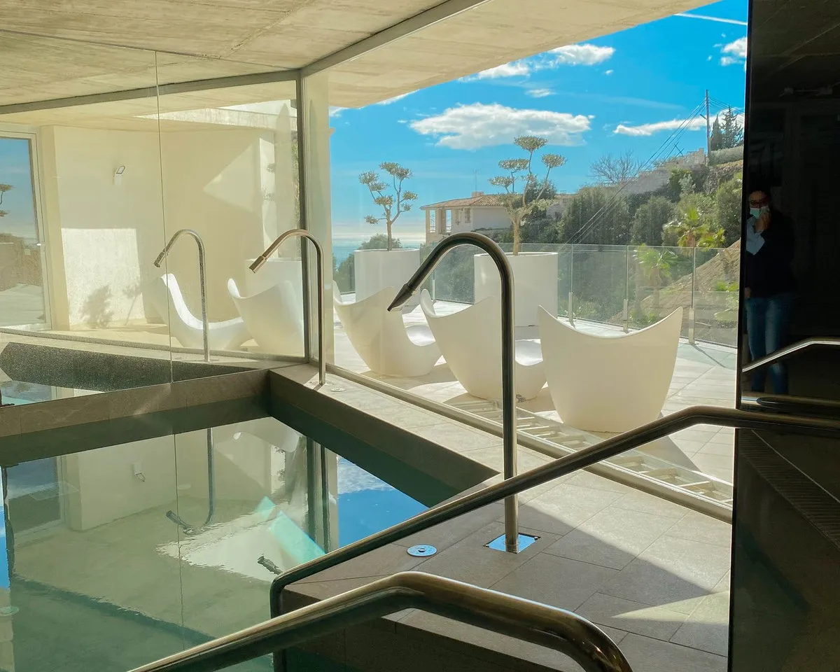 e188bec3-56d6-4e76-b998-86414171b18c