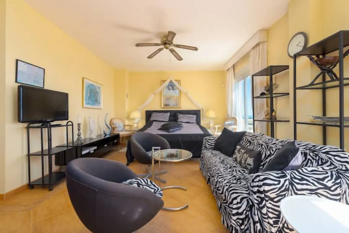 d6aec4cc-0f10-4de8-9bcc-1435bcecd100