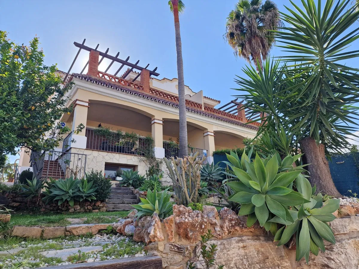 8e227ba3-9971-4dad-83a9-cd6e02b29a3a