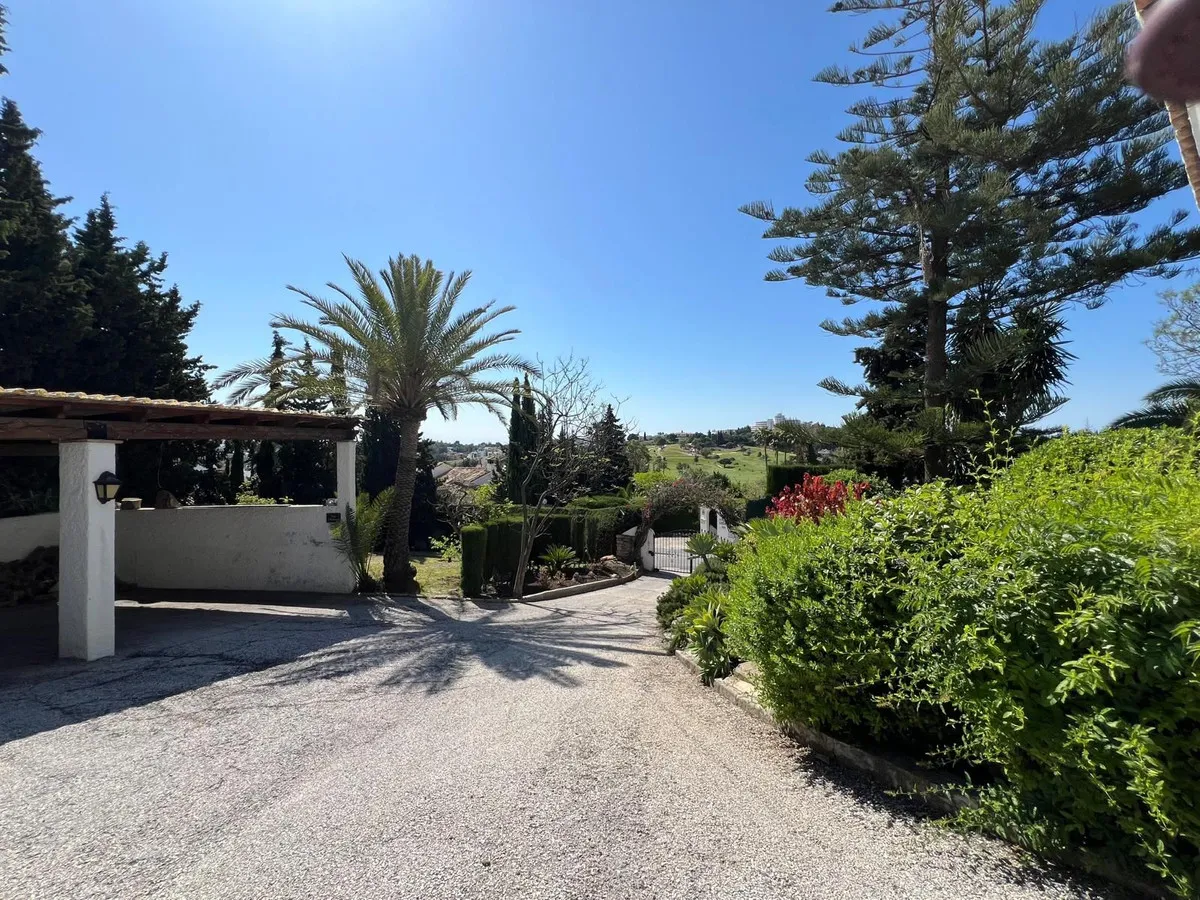 2af750c1-62fe-4986-98f1-02f7391f0a56