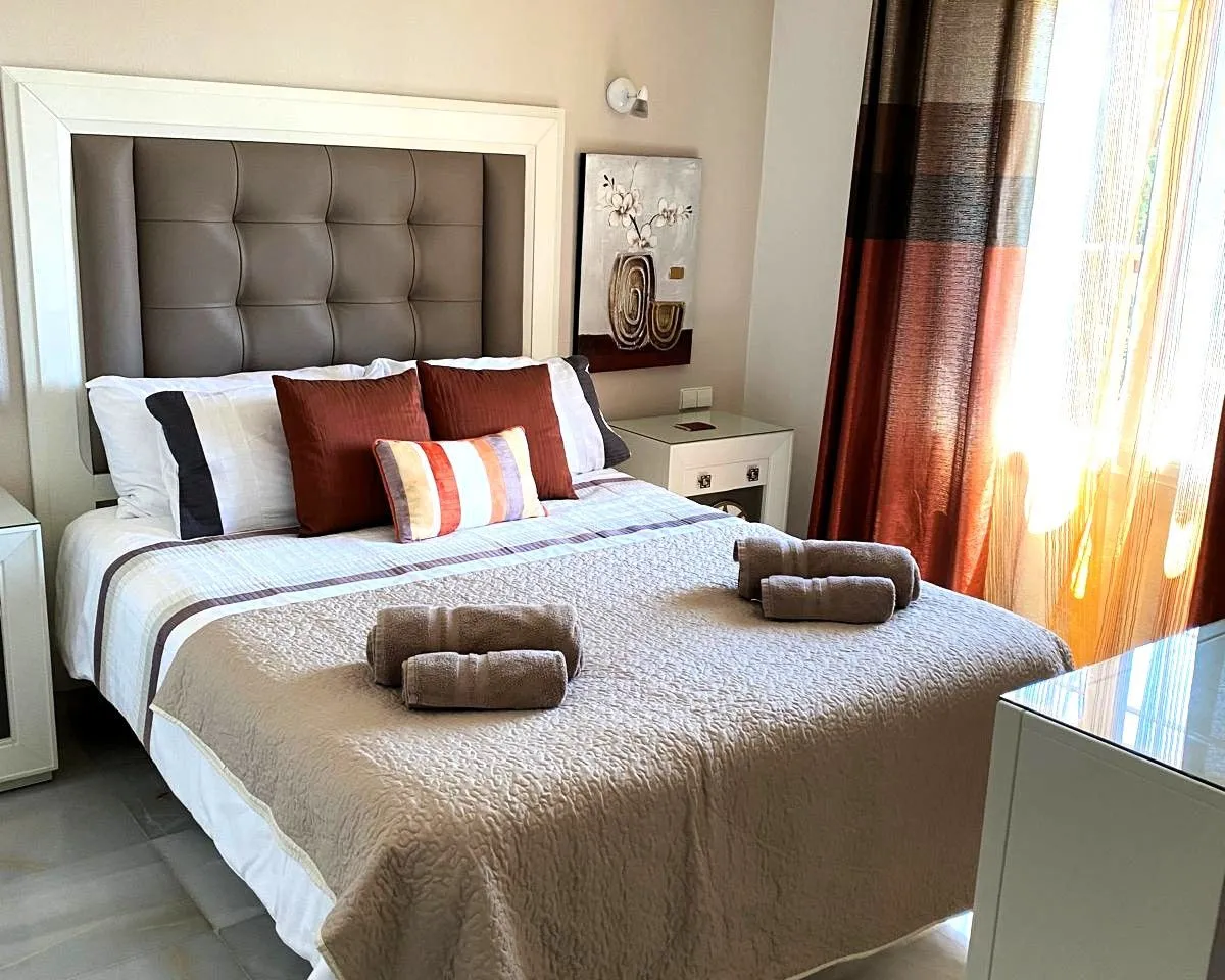 4b971a76-33d8-49b2-9dc7-5881447cec0b