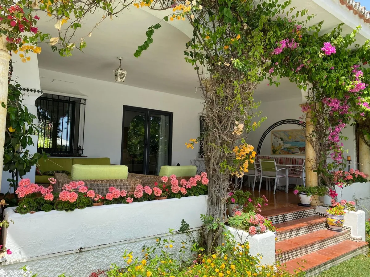 a5018cbe-080f-4f52-81b3-16d1e859a0ea