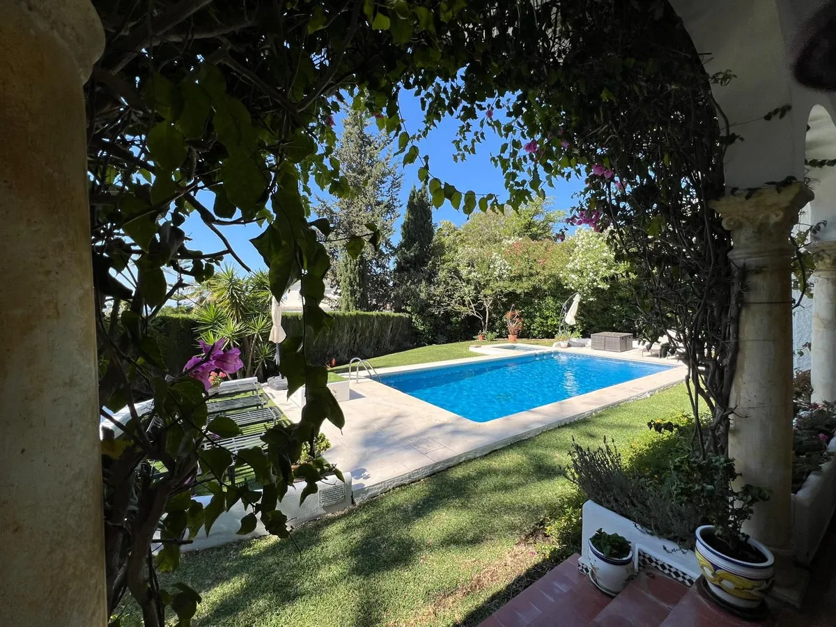 e1454374-2a2b-4a82-8ee8-a1edced99111