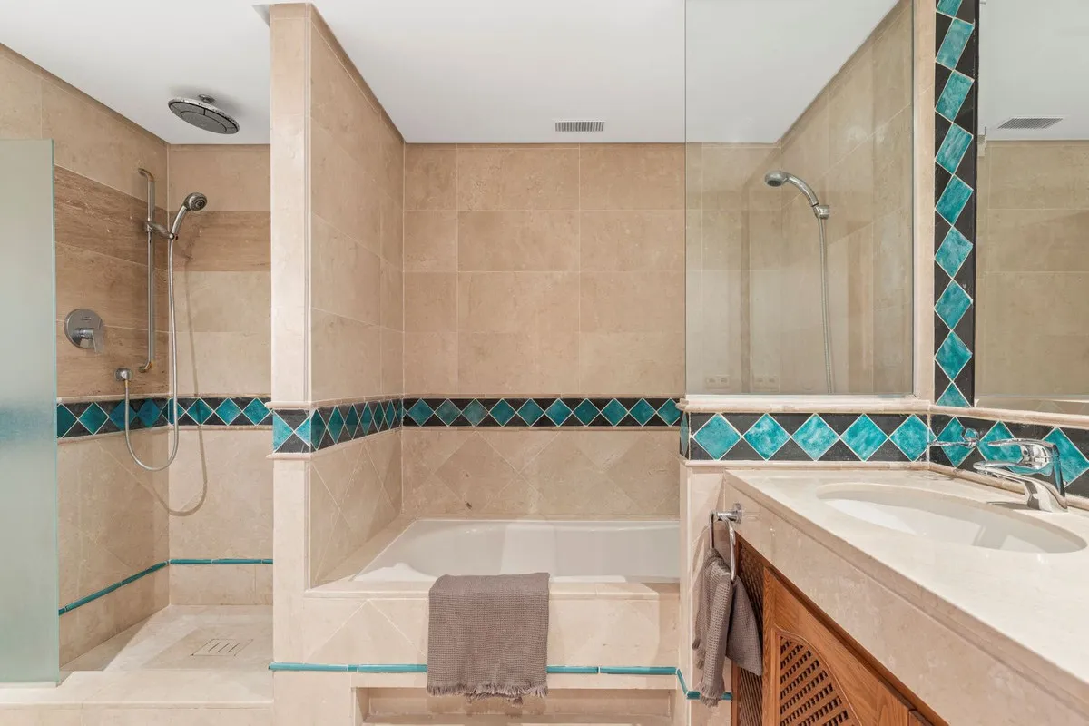 0adafc68-db33-4ac2-b001-3a0d981a8231