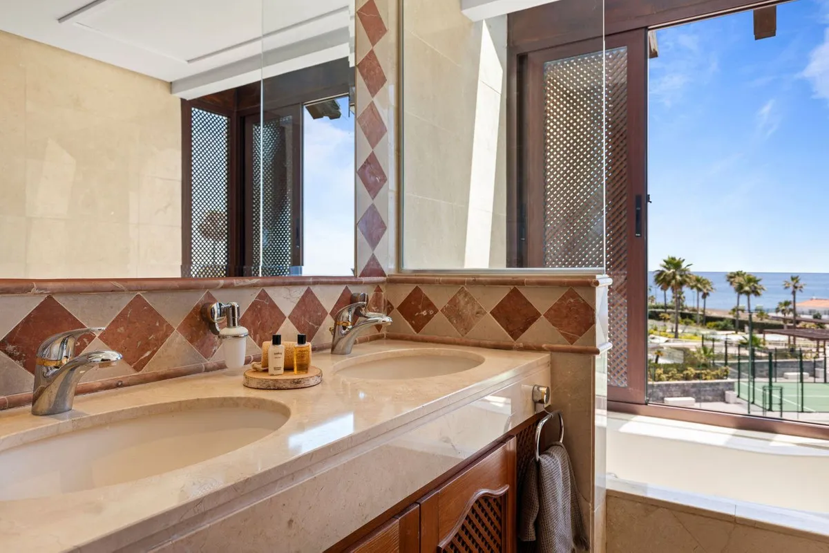 f461b965-6a7e-4c19-bb52-3fcdfabd907c