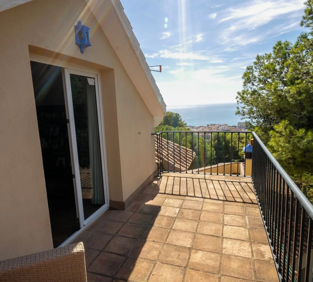 6074beb8-8eda-4353-a1f9-9e2081ae7a97